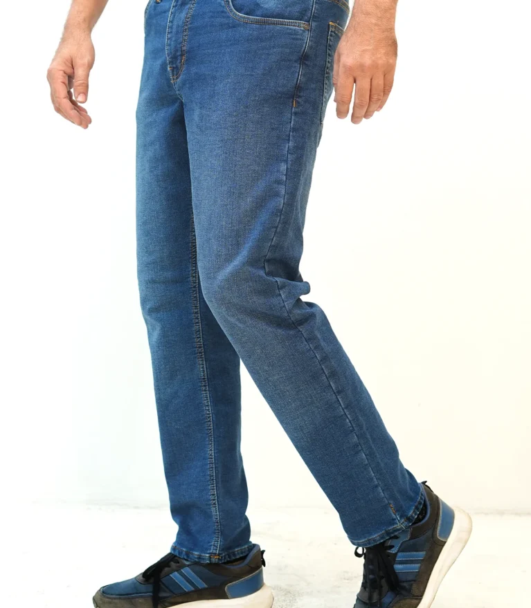 Men’s Medium Wash Straight Leg Stretch Denim Jeans