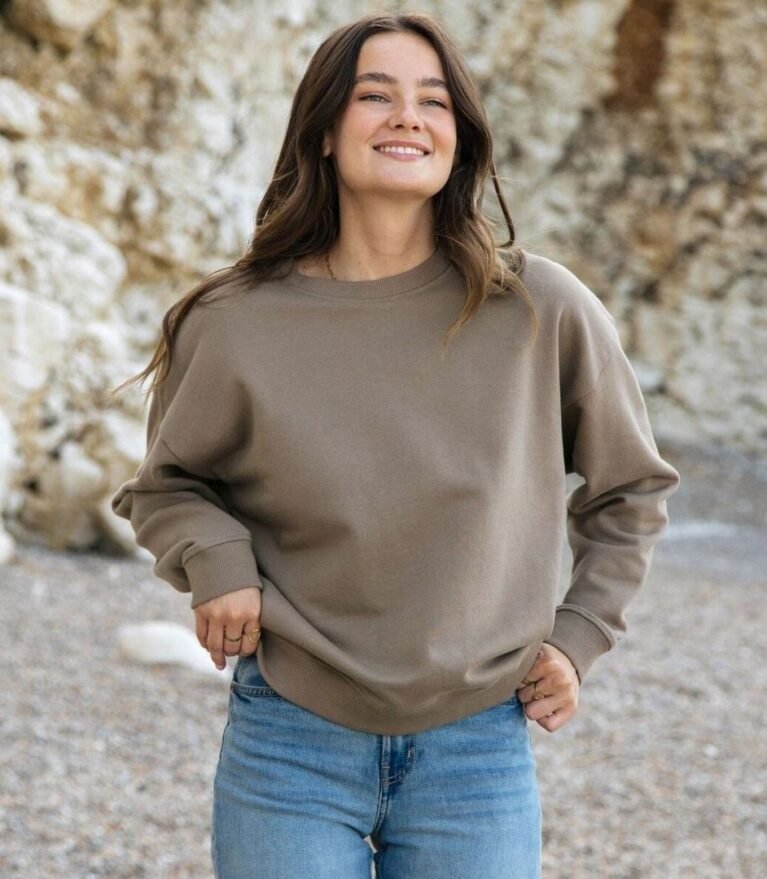 Women’s Taupe Brown Oversized Crewneck Sweatshirt – Relaxed Fit Fleece Pullover
